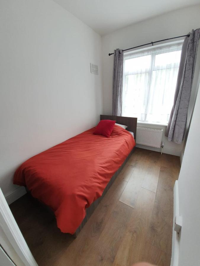 West Drayton Lovely 2-Bedroom Ground Floor Flat With Garden Yiewsley 外观 照片